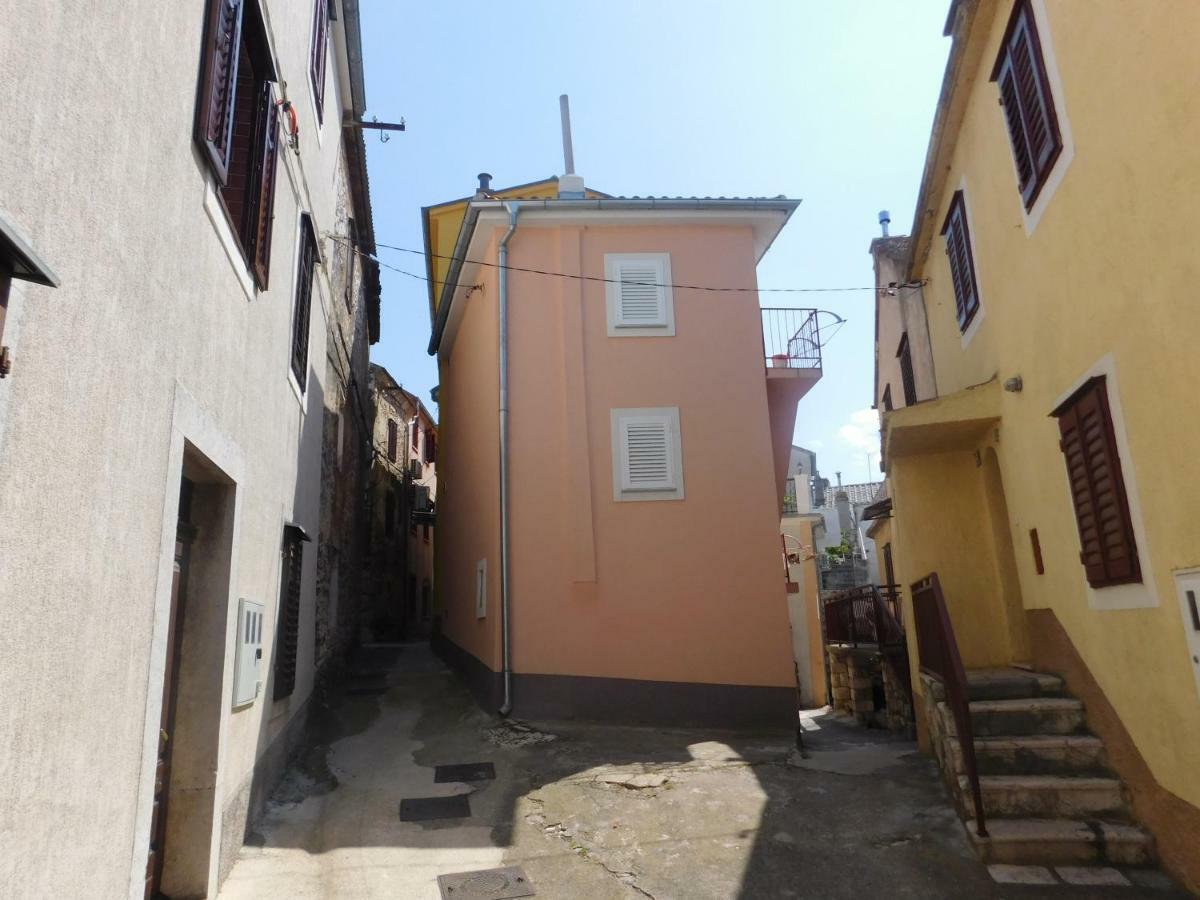 Studio Apartman Old Town نوفي فينودولسكي المظهر الخارجي الصورة