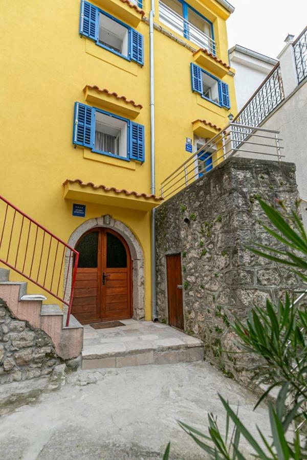 Studio Apartman Old Town نوفي فينودولسكي المظهر الخارجي الصورة